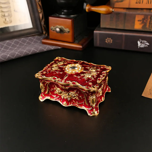 Antik Smykkeskrin Med Dekorationer